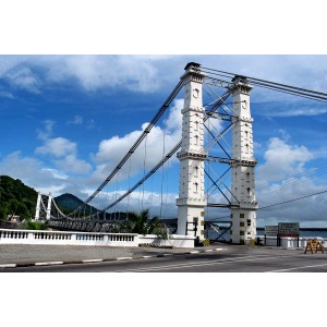 Ponte Pênsil em sua mais exuberante postura. São Vicente - SP.